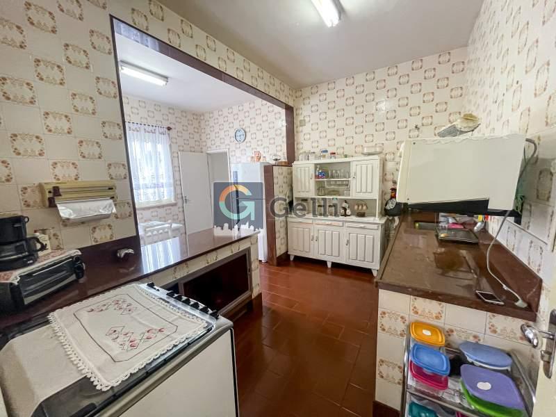 Casa à venda com 4 quartos, 200m² - Foto 18