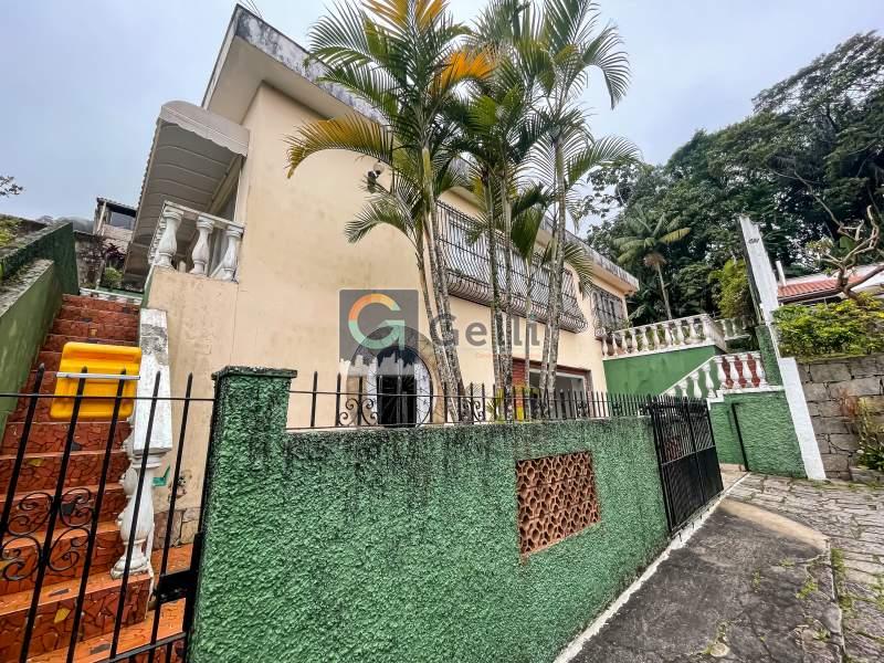 Casa à venda com 4 quartos, 200m² - Foto 1