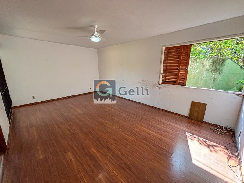 Casa à venda com 4 quartos, 220m² - Foto 5