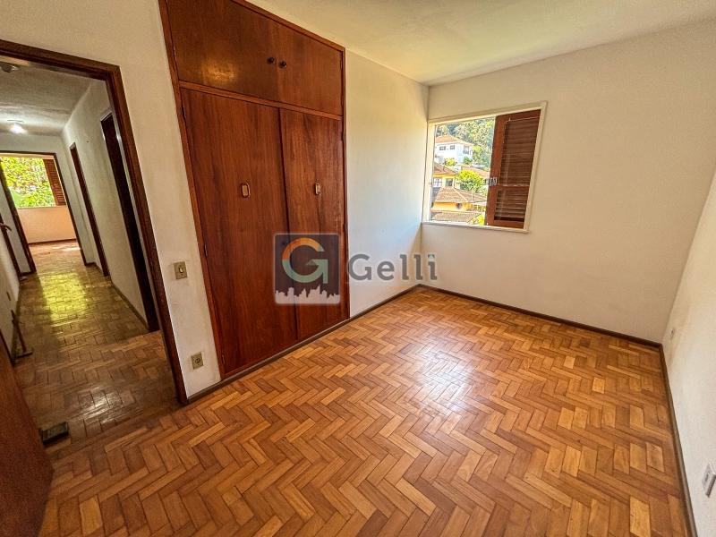 Casa à venda com 4 quartos, 220m² - Foto 8