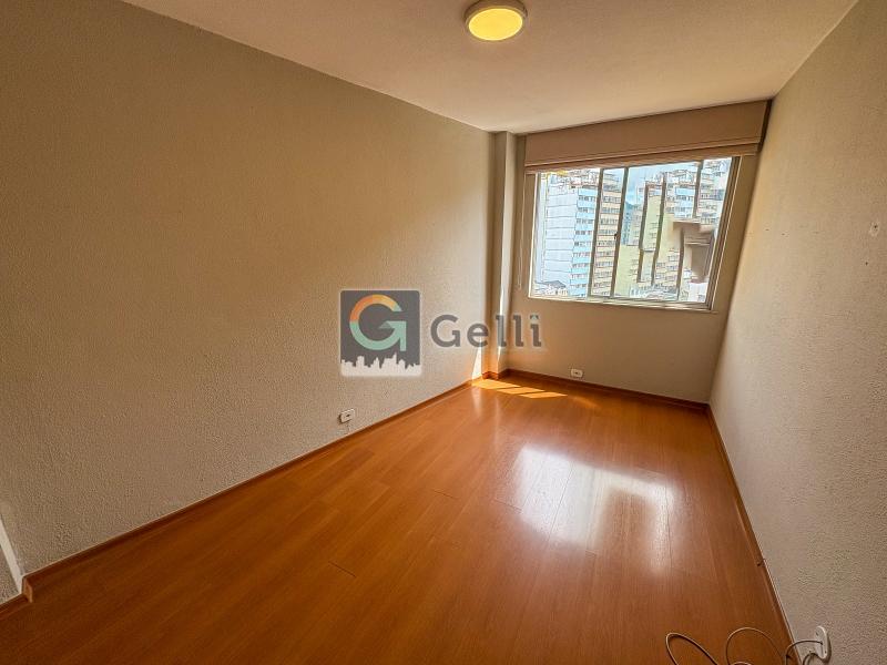 Apartamento à venda com 2 quartos, 75m² - Foto 4