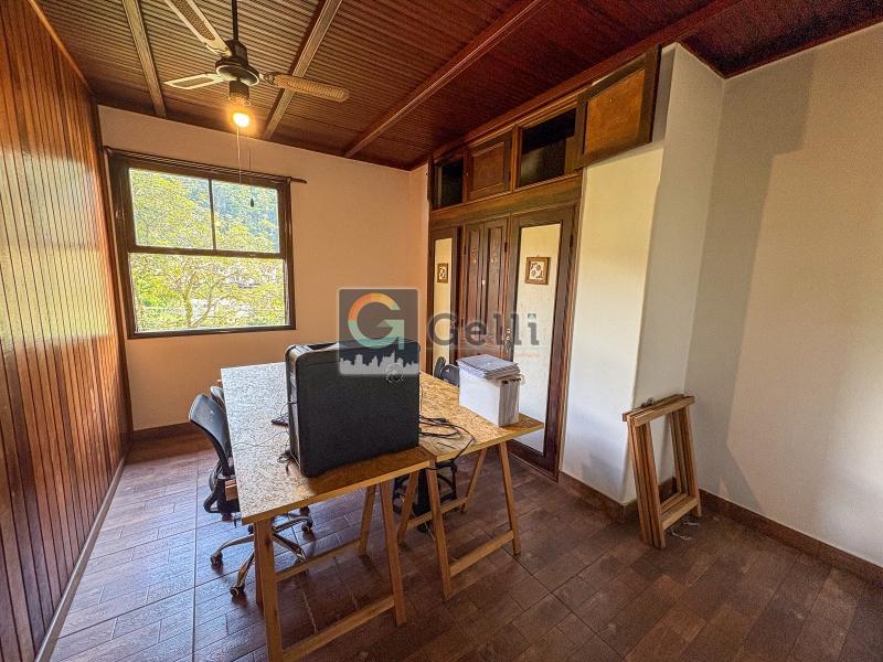 Casa à venda com 5 quartos, 335m² - Foto 14