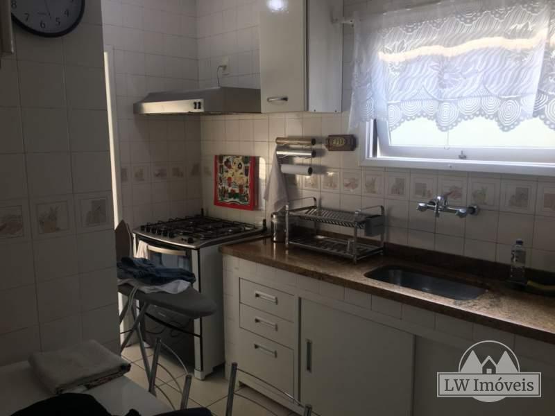 Casa à venda com 3 quartos, 210m² - Foto 4