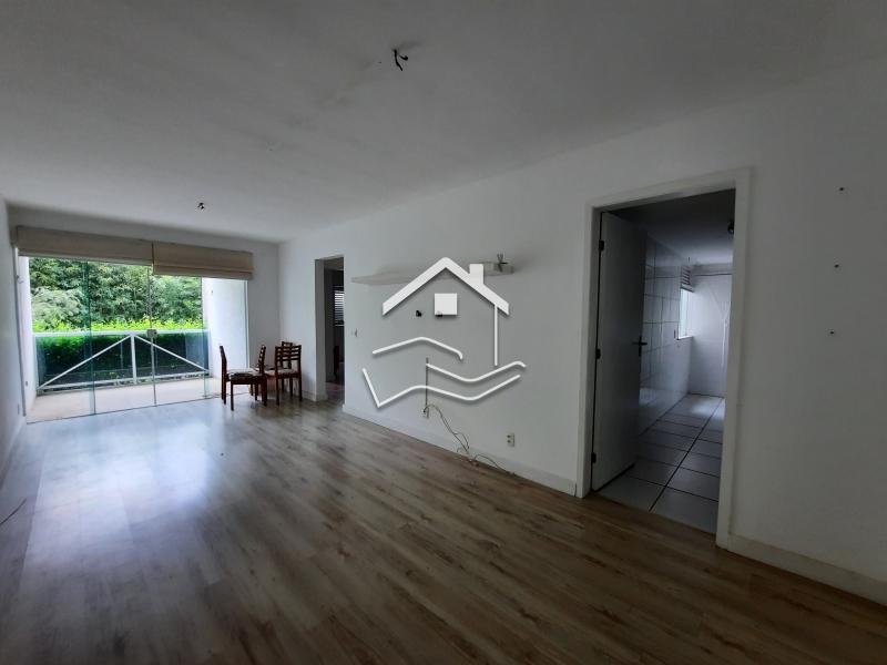 Apartamento à venda em Samambaia, Petrópolis - RJ