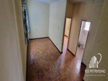 Comprar Apartamento em Petrópolis Centro